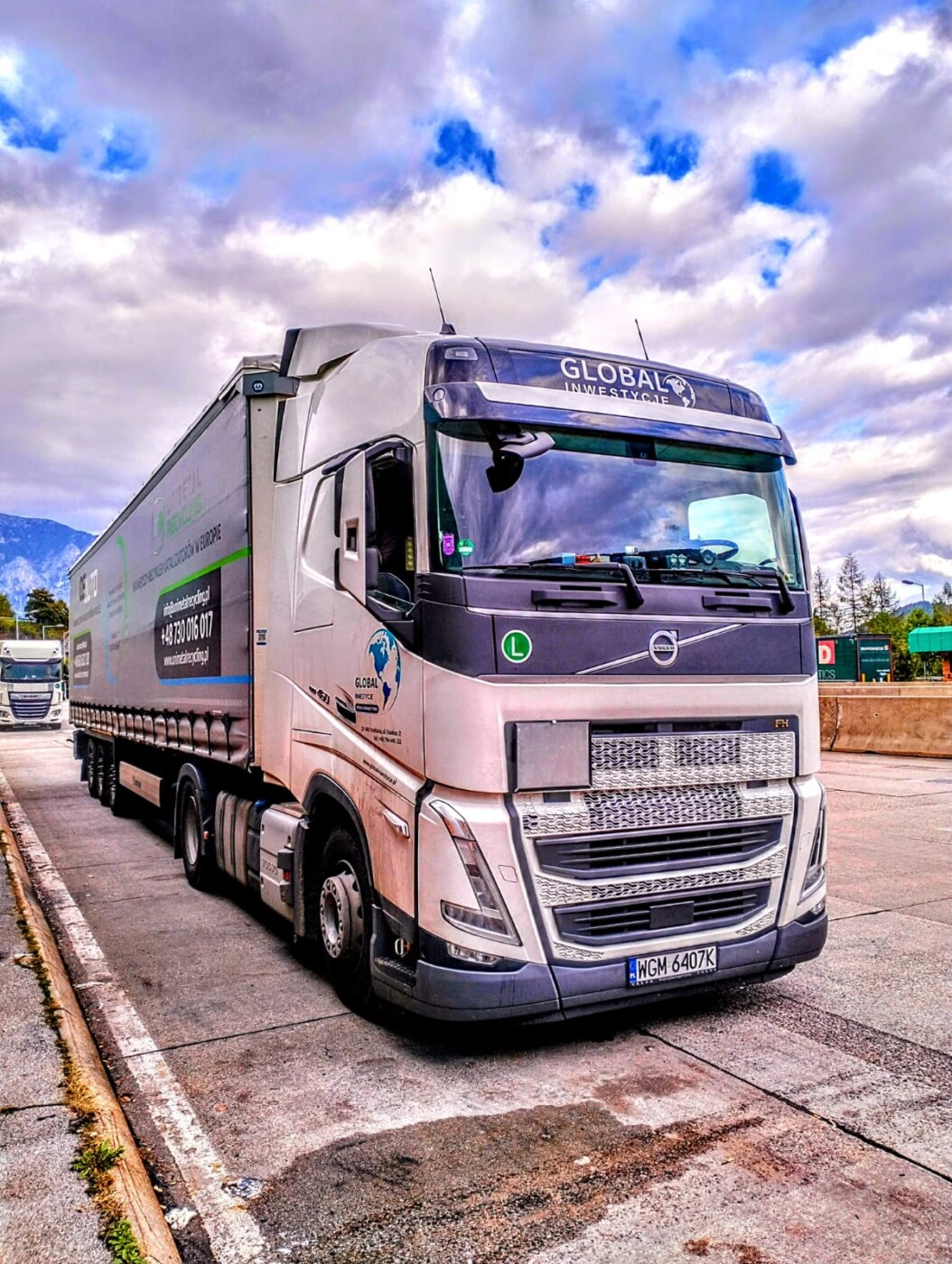 Volvo FH na terminalu